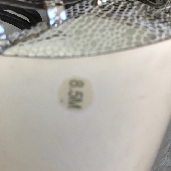 Gianni Bini gold champagne heels sandals - Picture 5 of 9